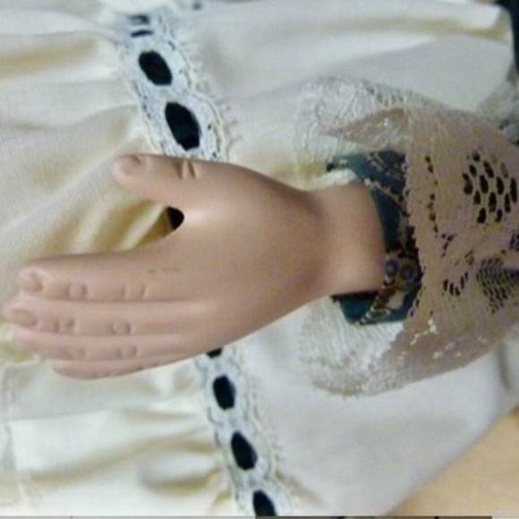 🎁 SALE 17" Vintage Porcelain Doll, Lace Paisley dress, bloomers, 2 Metal Stands - Picture 7 of 11